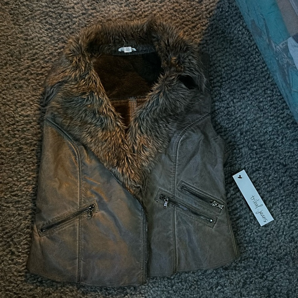 Tobins Vintage Vest with fur collar